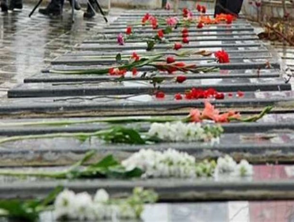 مزار شهدای سنقروکلیایی گلباران شد
