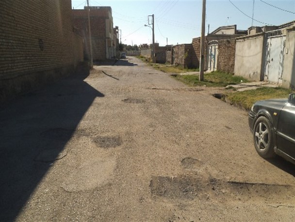 معابر و کوچه های پلدشت نیازمند آسفالت مناسب