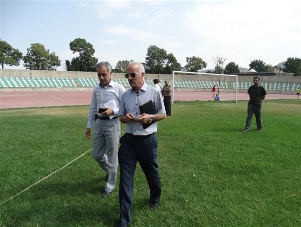 گزارش تصویری از حضور بازرسان فدراسیون فوتبال از زمین تختی خرم آباد