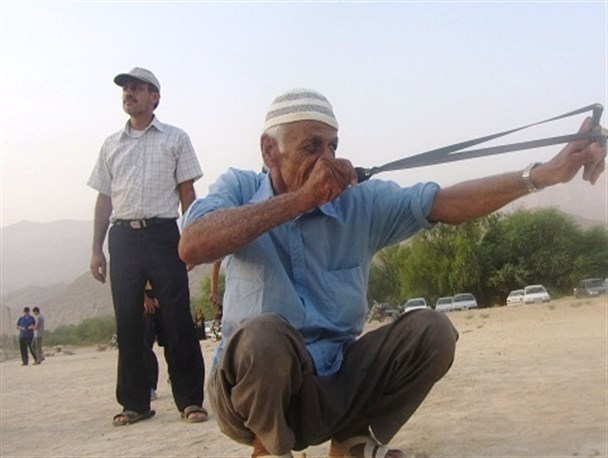 برگزاری مسابقه «تیرکمون محلی» در روستای میلکی پارسیان