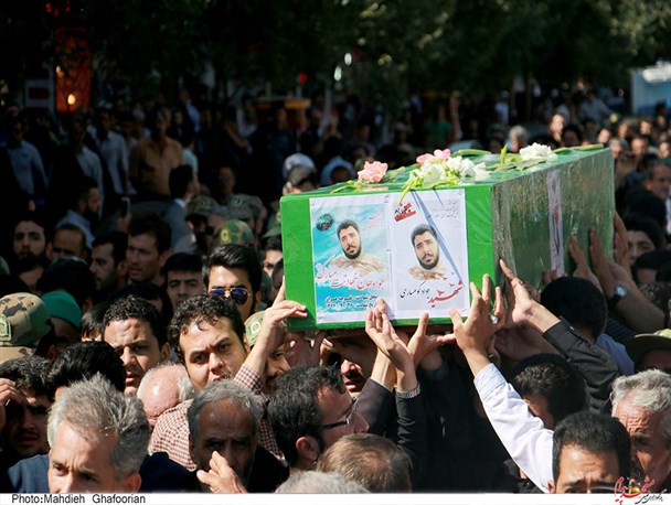 تشییع پیکر شهدای مدافع حرم در مشهد / تصاویر
