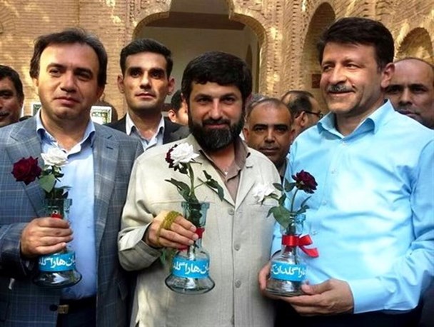 استاندار خوزستان در شوشتر به کمپین ” قلیان ها را گلدان کنیم ” پیوست