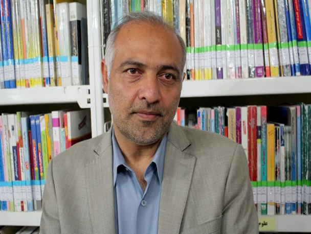 تعداد ۱۳۷ کتابخانه عمومی ثابت و سیار در استان وجود دارد/ سال ۹۵ به‌عنوان سال “خواندن” نام‌گذاری شده است