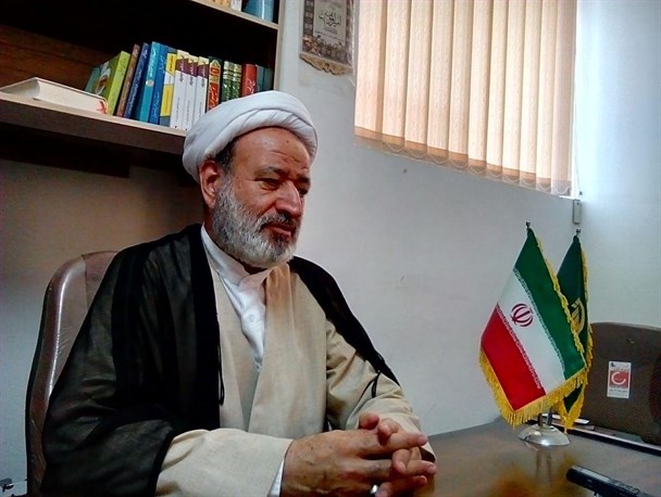 حداقل انتظار امام جمعه اردستان، شرکت مسئولین در نمازهای جمعه است