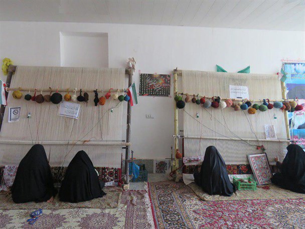 گره هایی که بر فرش می نشیند تا گره گشایی کند