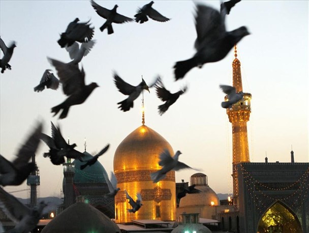 مشهد قبله‌گاه زائران شمس الشموس(ع)؛دل‌هایی که به ضریح گره می‌خورد