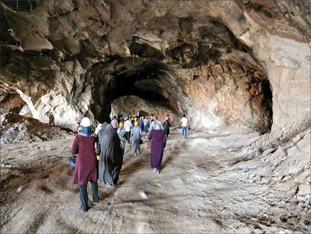 غار نمک "حصار یزدان" تربت حیدریه مستعد جذب ژئوتوریسم/ غار باید طبق قانون به سرمایه‌گذار جدید واگذار شود