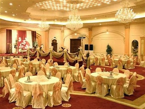 دستورالعملی برای تعطیلی تالارها در زنجان ابلاغ نشده است