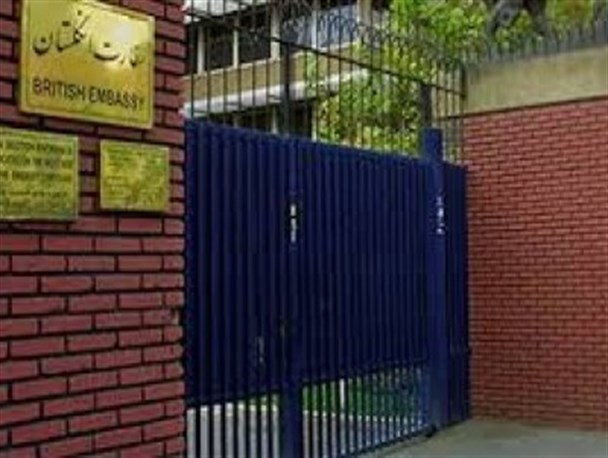 سفارت انگلیس هدایت کننده جریان فتنه بود/ خاطره جنایات استعمار پیر از اذهان ایرانیان پاک نمی شود