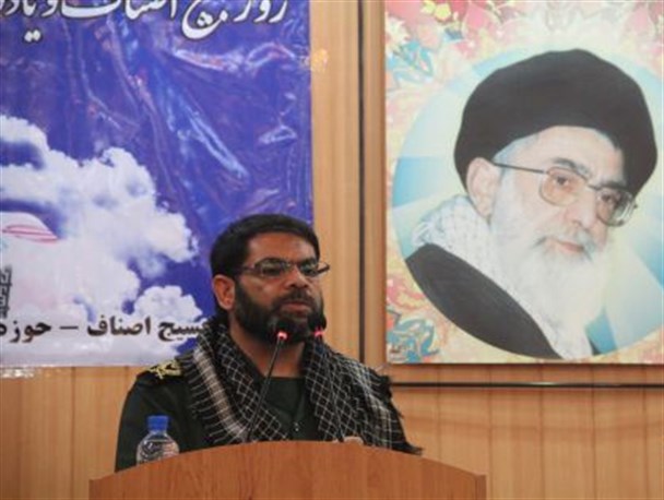 نخبگان در حوزه دشمن شناسی و امام شناسی بروز شوند/ دشمن درصدد تسخیر ذهن ملت ایران است