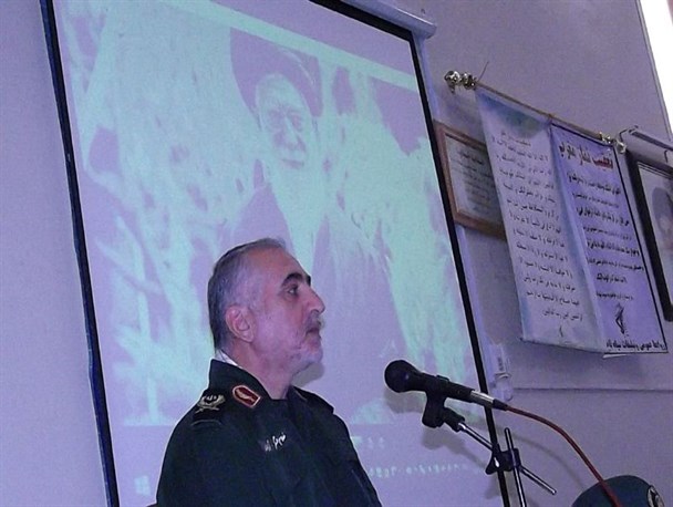 دفاع محافظه کارانه از انقلاب قابل قبول نیست