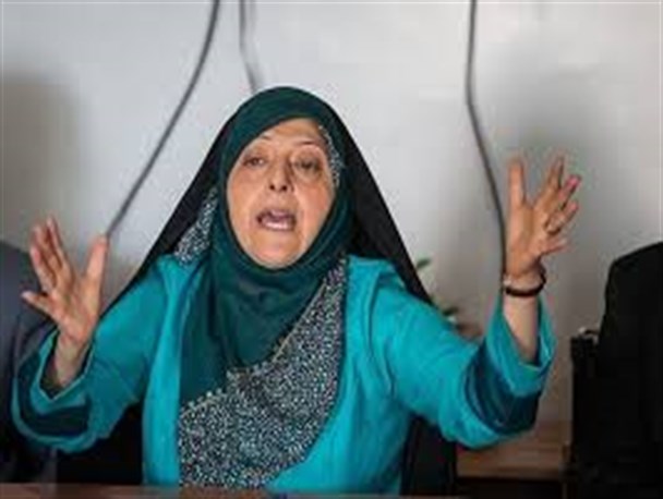 مغز گردو خوردن ابتکار در حین زغال شدن جنگلهای ایلام+تصویر