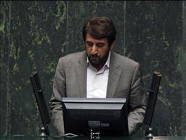 برخی نمایندگان از امضای نامه استیضاح وزیر نفت واهمه دارند!/ روحانی به خاطر رد صلاحیت یارانش شورای نگهبان را تضعیف می‌کند