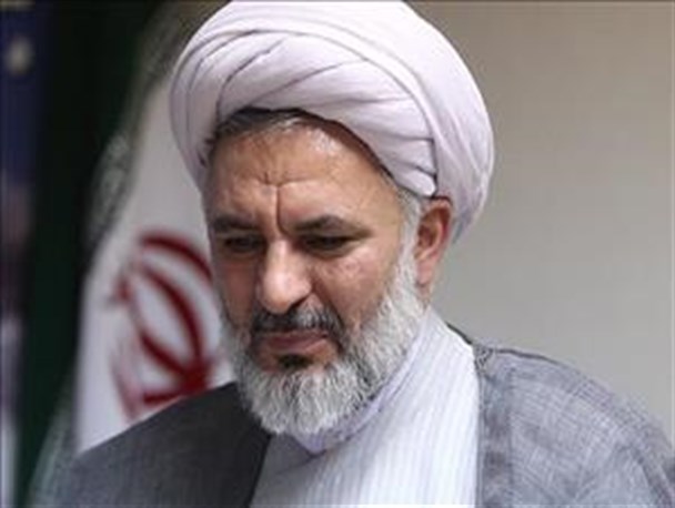 سرعت خشک شدن دریاچه ارومیه بیشتر از سرعت تدبیر دولت است/مگر می شود اشتغال به وزارت کار ارتباطی نداشته باشد