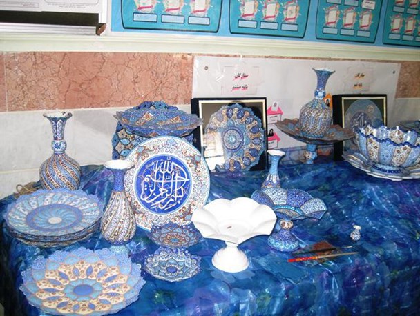 برپایی نمایشگاه میناکاری درفراهان + عکس