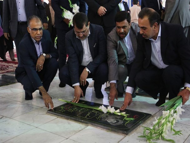 تجدید بیعت دولتمردان هرمزگانی با شهدا + تصاویر