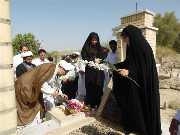 گلباران مزار شهدا و دیدار با دو خانواده شهید و جانباز شهرستان قصرقند+تصاویر