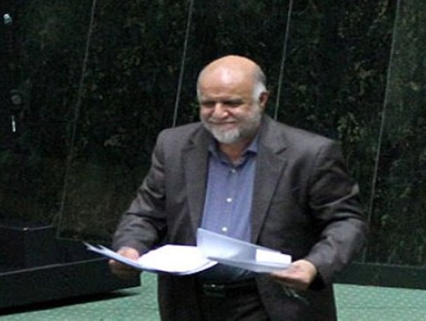 قراردادهای نفتی همچنان در ابهام / نمایندگان ارومیه سکوت خود را بشکنند