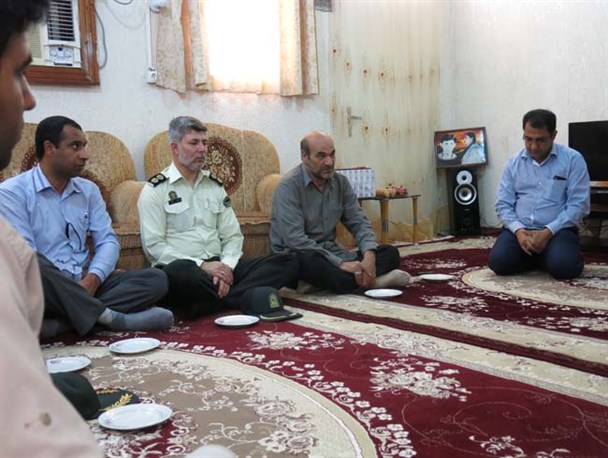 دیدار فرماندار و مسئولان ابوموسی با خانواده معظم شهداء+ تصاویر