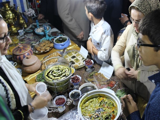 توسعه گردشگری با توریسم غذا/ گلایه گردشگران خارجی از یکنواختی غذاهای ایرانی