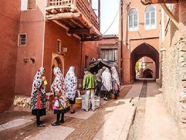 کاهش ۱۴ درصدی بازدید گردشگران خارجی از ابیانه/ گردشگرانی از 27 ملیت جهان از این روستای تاریخی دیدن کردند