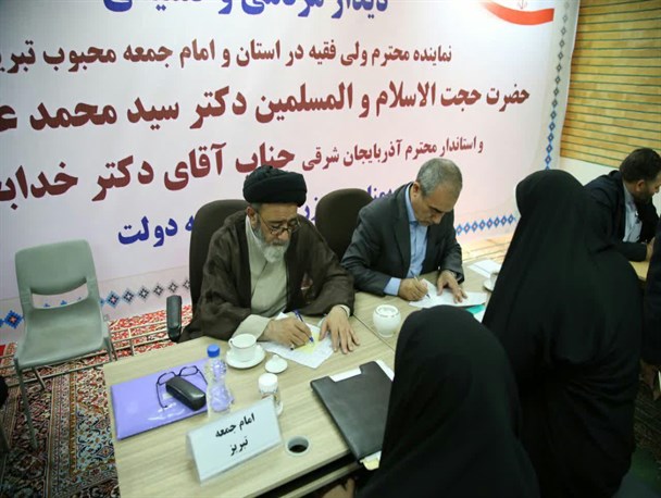 اشتغال و کمک های موردی در صدر مطالبات مردمی / ازدحام جمعیت و پیام هایی که در بر داشت