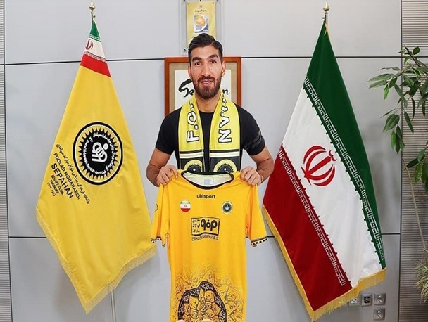 مغان‌لو برای ۳ سال طلایی‌پوش شد/ مهاجم پیشین پرسپولیس، رایگان در سپاهان!