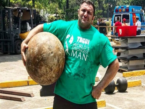 رکورد جهانی پاورلیفتینگ را خواهم زد/ متاسفانه کارشکنی می کنند تا از ایران بروم