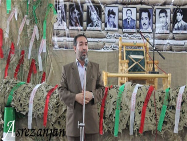 خانواده شهدا در بازگویی جنگ وظیفه سنگینی دارند