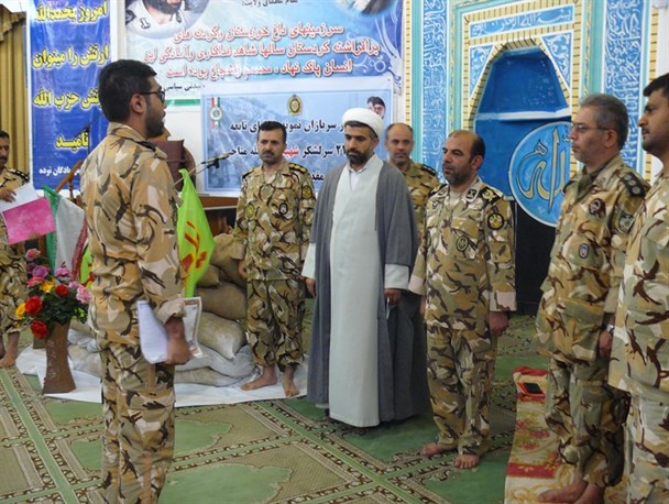 تقدیر از سربازان نمونه تیپ 230 پادگان نوده خاندوز+عکس
