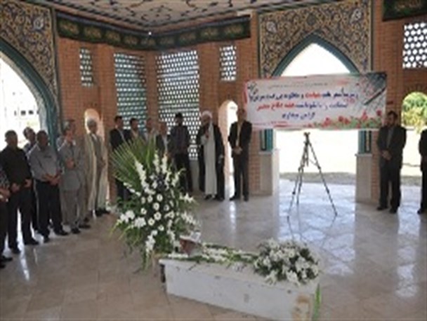 غباروبی مزار شهید گمنام دانشگاه علوم کشاورزی و منابع طبیعی گرگان+تصاویر