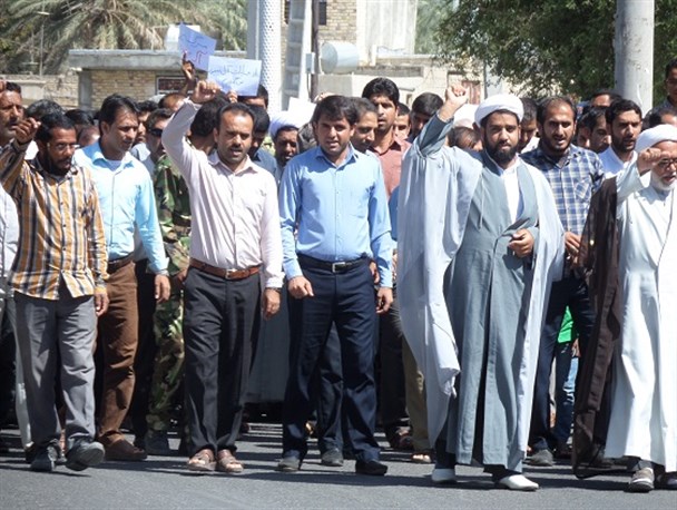 نماز گزاران منوجانی در محکومیت رژیم بی کفایت آل سعود راهپیمایی کردند