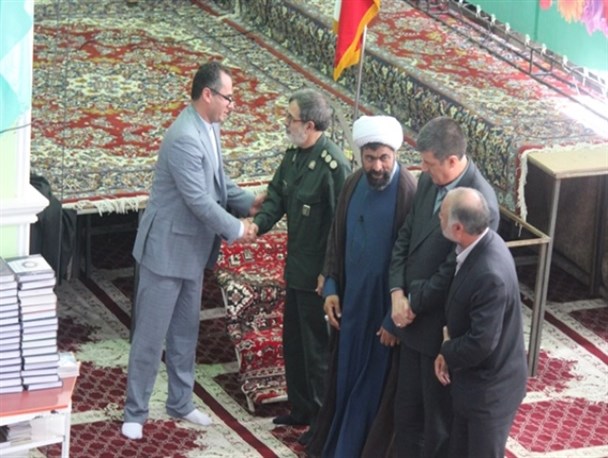 تقدیر از شهرداری میاندوآب در زدودن غبار فراموشی از مزار شهدای گمنام + تصاویر