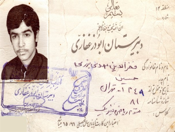 دوست شهیدم پای مرا به بسیج باز کرد/وقتی شهید می‌شوم که این پسته را برای خدا بخورم!