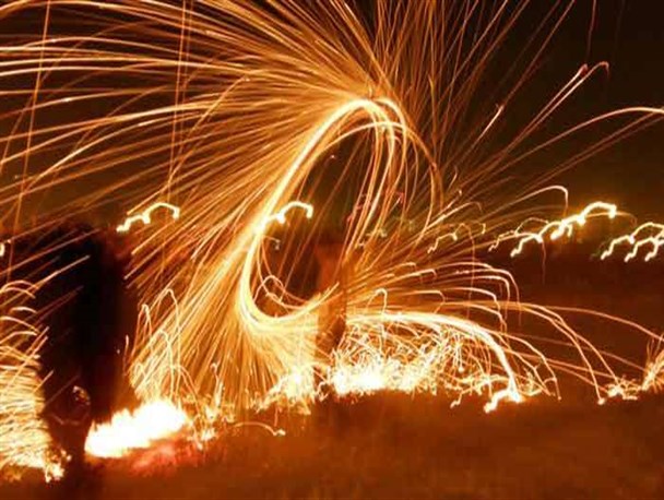 اینجا عروسی است یا میدان جنگ؟