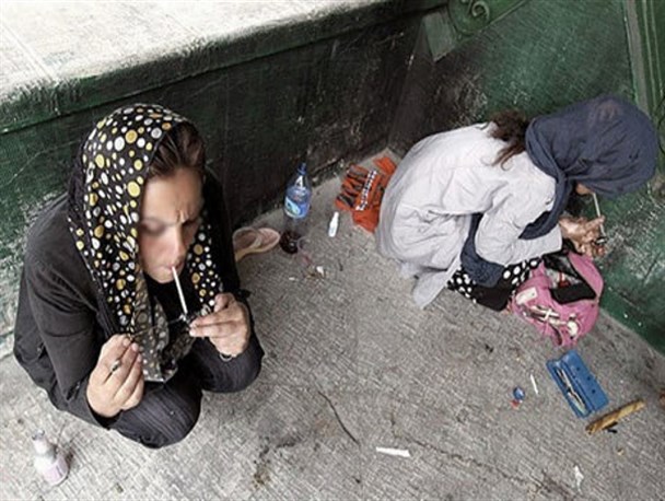 زنانه شدن اعتیاد ، قالب فرهنگی جنگ نرم است / اعتیاد زنان به رشد ۶ درصدی در جامعه رسیده است