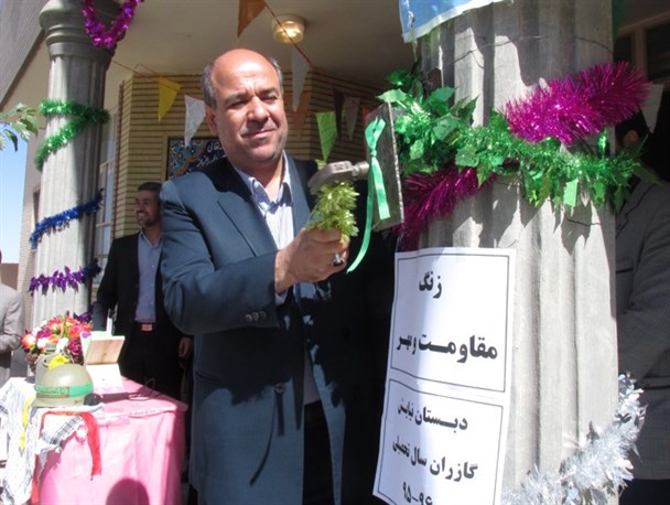 زنگ مهر و مقاومت در مدارس خنداب نواخته شد+ تصاویر