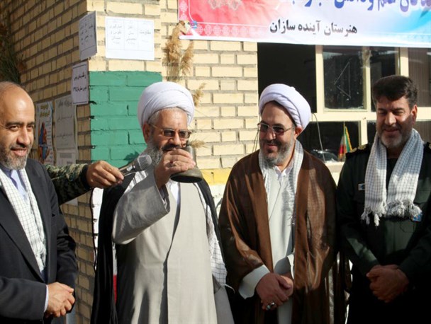 زنگ مهر و مقاومت در مدارس اهر به صدا درآمد