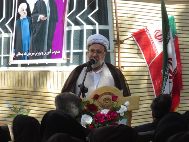 معلمان تلاش کنند تا دانش آموزانی صاحب فکر، ایده و ابتکار تربیت کنند