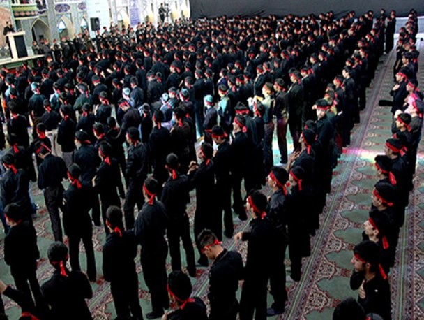 مردم با اعتقادات مختلف، با دل و جان در عزاداری اباعبدالحسین (ع) شرکت می کنند