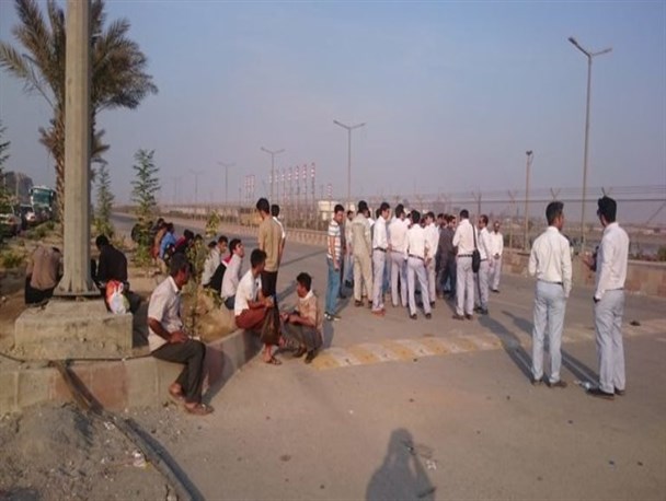 تجمع صدها کارگر پالایشگاه ستاره خلیج فارس در اعتراض به عدم پرداخت حقوق+تصویر