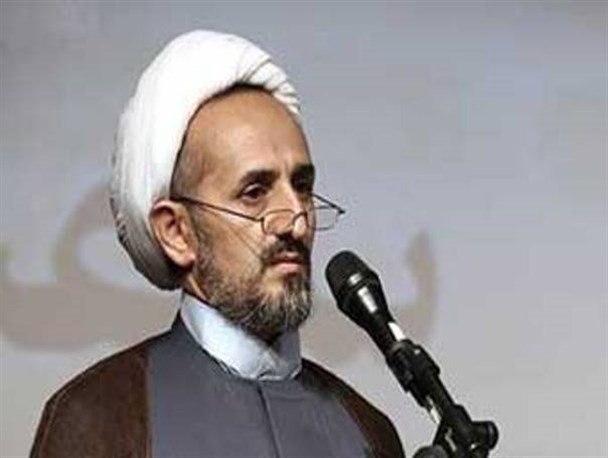 دفاع از مظلومان عالم نشان از زنده بودن فرهنگ ایثار در جامعه است