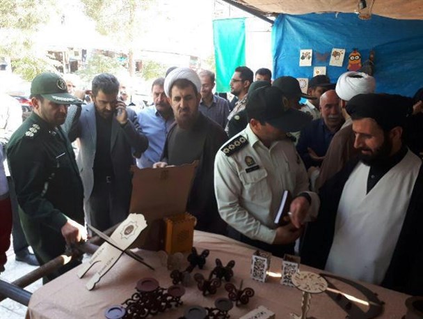 گشایش نمایشگاه اقتصاد مقاومتی در گرمسار
