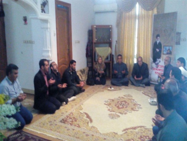دیدار فرماندار و مسئولین گمیشانی با خانواده شهیده نازقلیچی