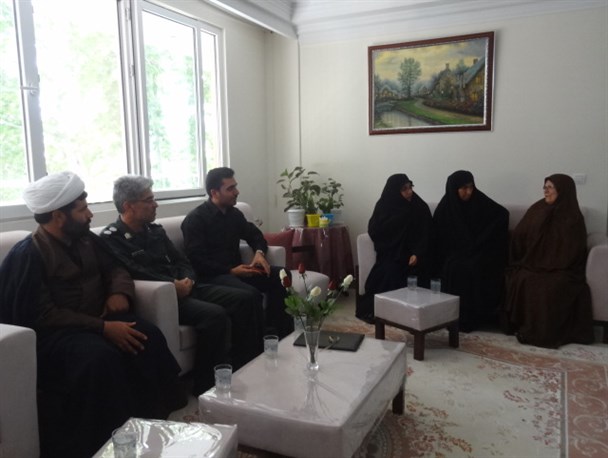 دیدار و دلجویی از خانواده شهدای شهرستان صحنه + تصاویر