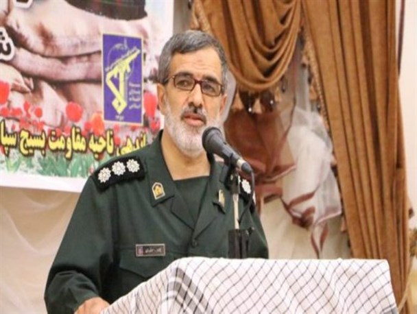 حماسه هشت سال دفاع مقدس برگرفته از فرهنگ عاشورا بود