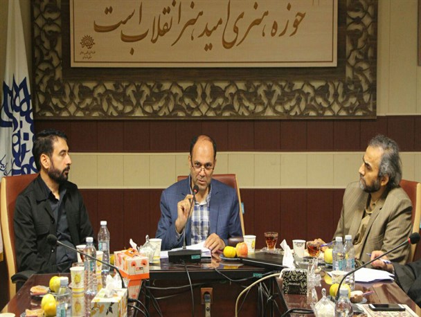 حوزه هنری پاتوق هنرمندان دل‌سپرده به انقلاب اسلامی باشد