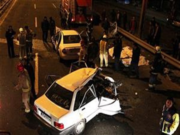 تصادف پراید و تیبا در مهرشهر یک کشته و 6 مصدوم برجای گذاشت