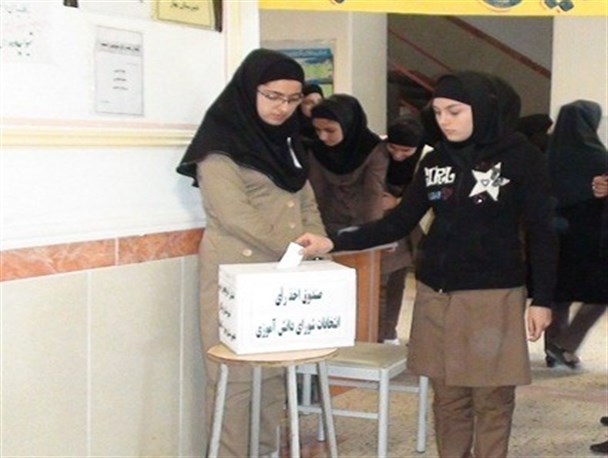 حضور40 هزار دانش آموز بوکانی پای صندوق رای