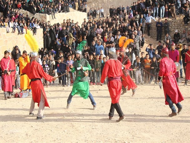 تعزینه خوانی شهادت حضرت عباس (ع) در روستای کریک +تصاویر